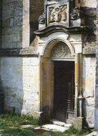 Porte sud ouest décorations